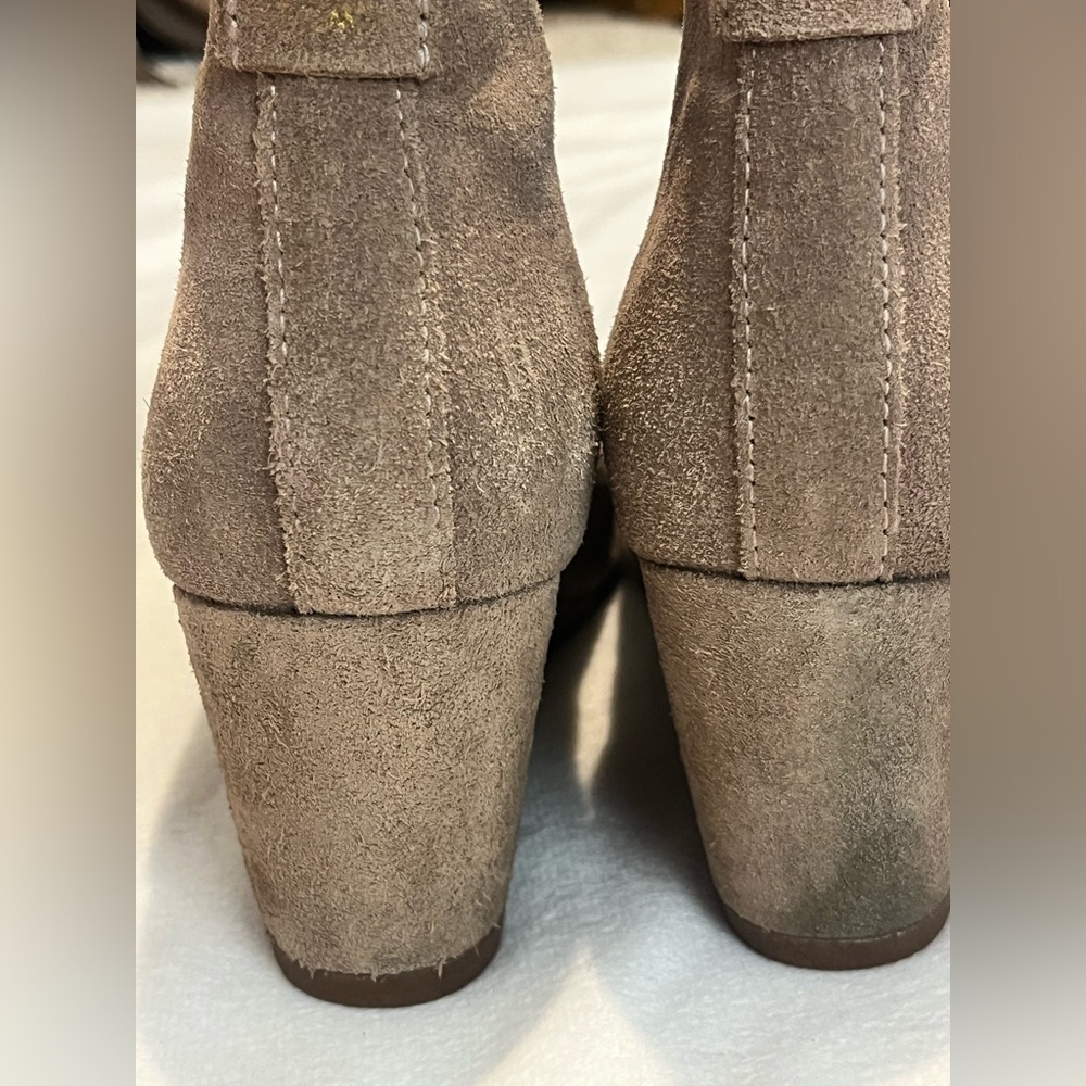 Toms Taupe Suede Boots Ankle Booties Women’s Shoes Size 7.5 - Picture 16 of 16